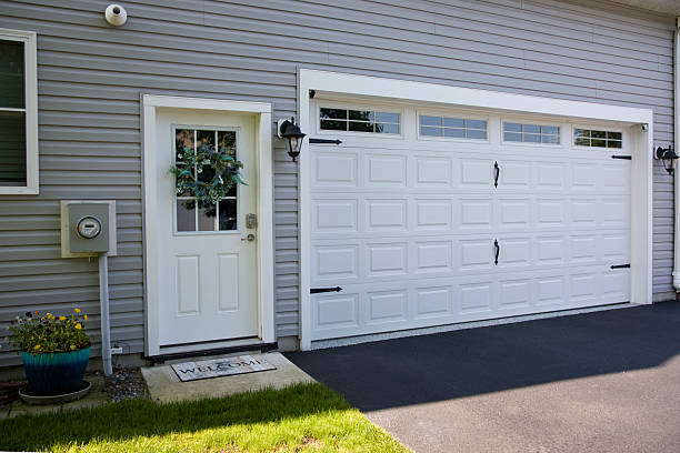 24/7 Emergency Garage Door Panel Replacement experts in Kaplan, LA